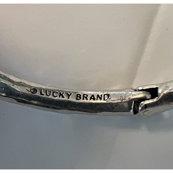 Lucky Brand Elephant Cuff Bracelet Silver Tone Hammered Texture Signed 7” - Picture 5 of 5